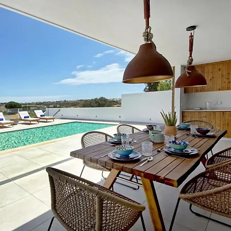 Feriehus Marina Oasis - Luxury, Heatable Pool, Panoramic Sea Views *