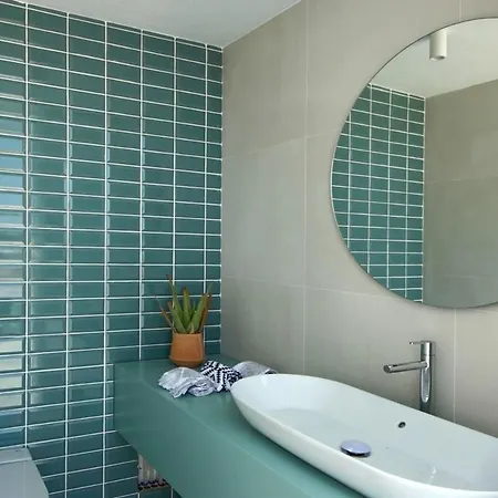 Marina Oasis - Luxury, Heatable Pool, Panoramic Sea Views